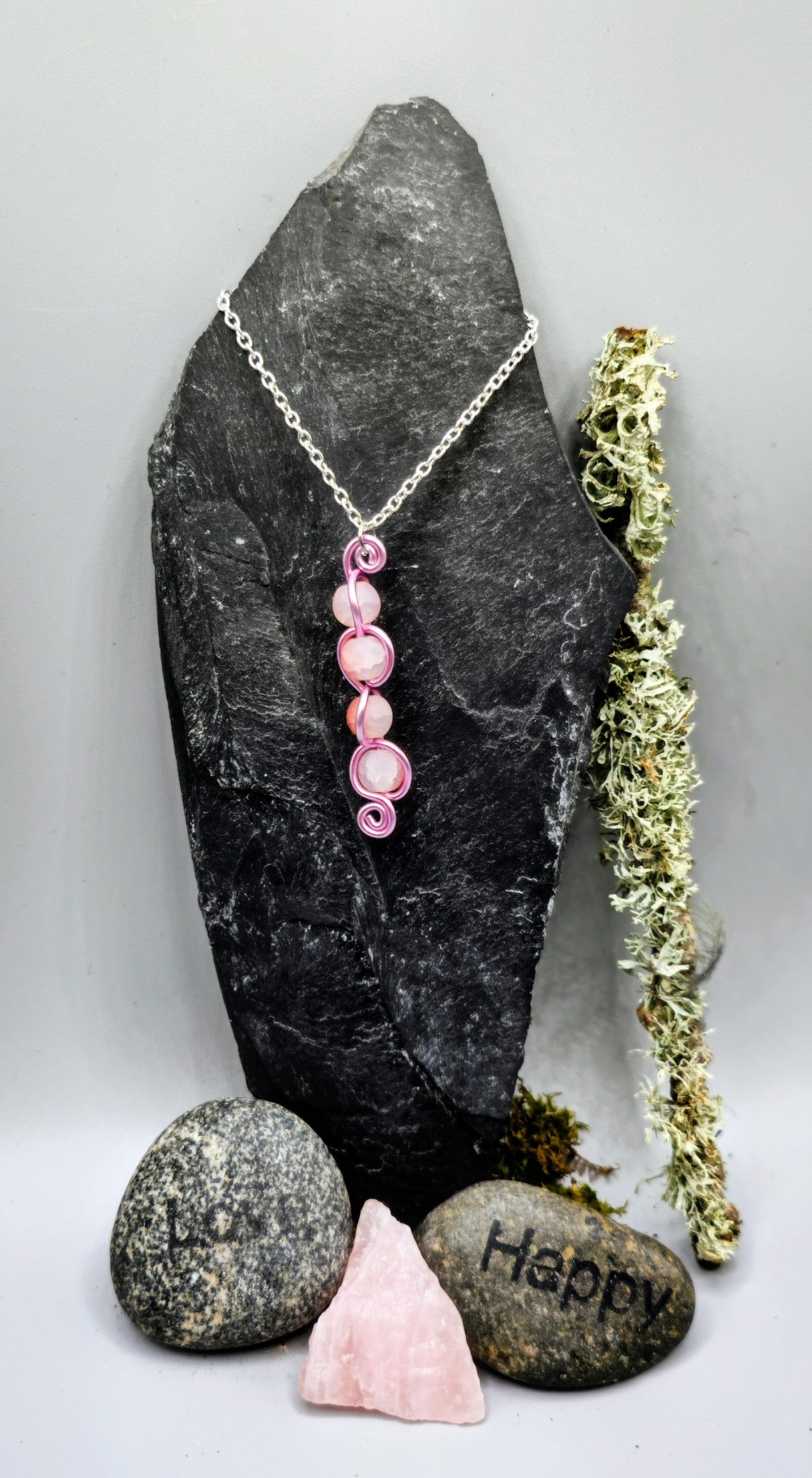 4 crackle bead back and forth pendant