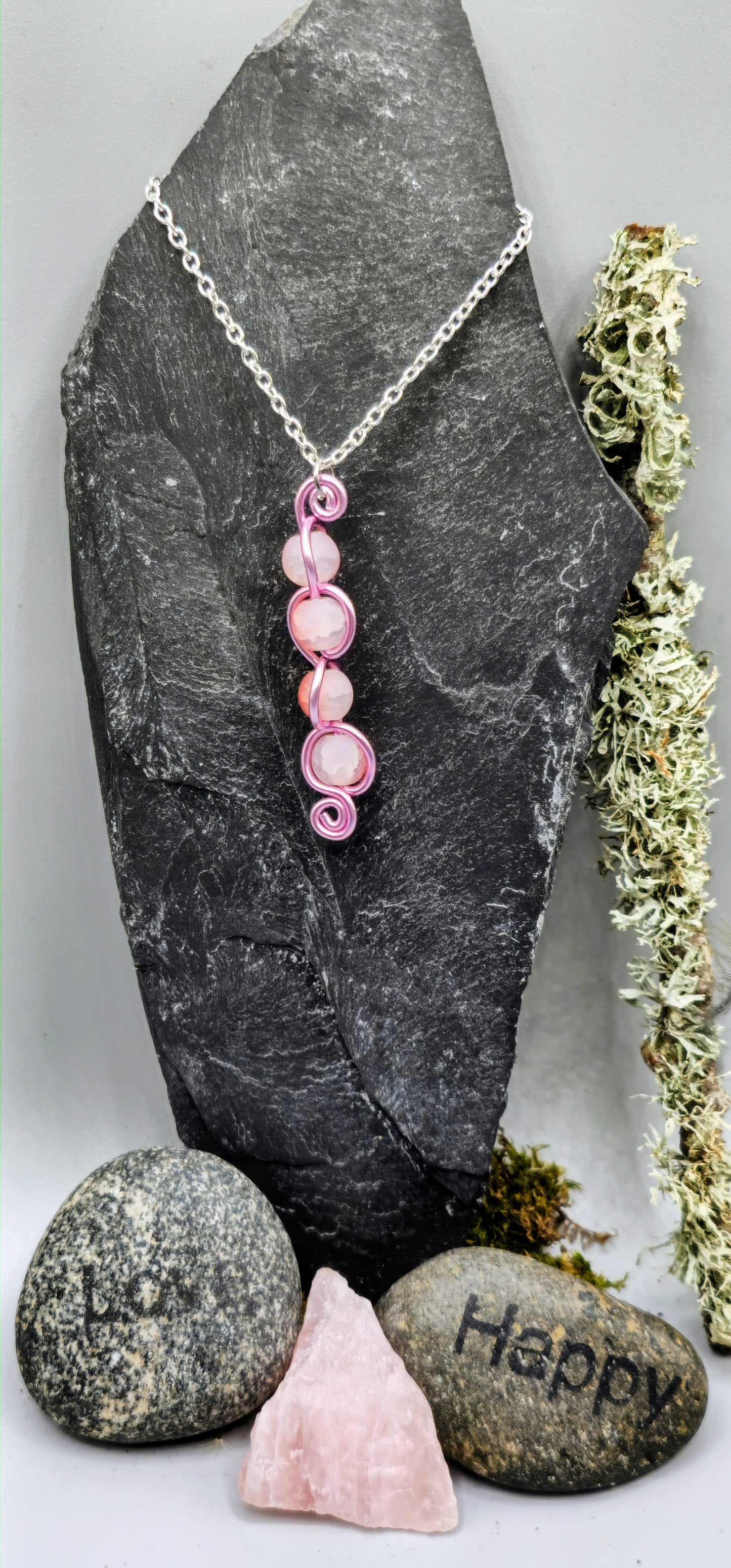 4 crackle bead back and forth pendant