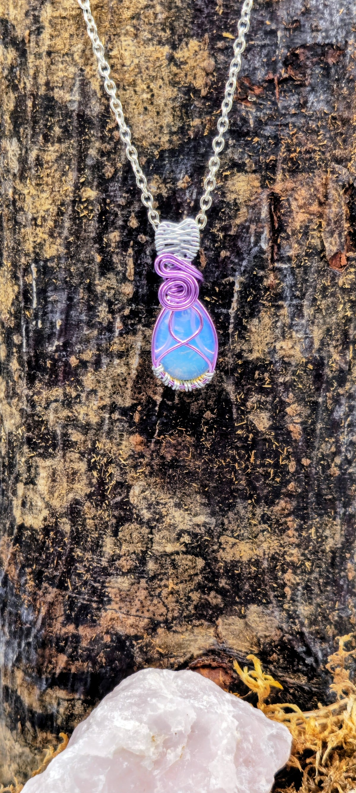 Moonstone pink pendant